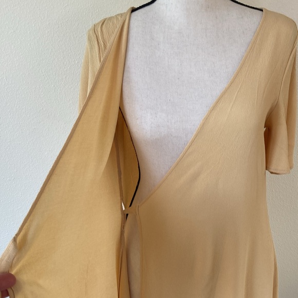 CHRISTY DAWN š§ butter yellow rayon crepe wrap dress size medium - Picture 8 of 10